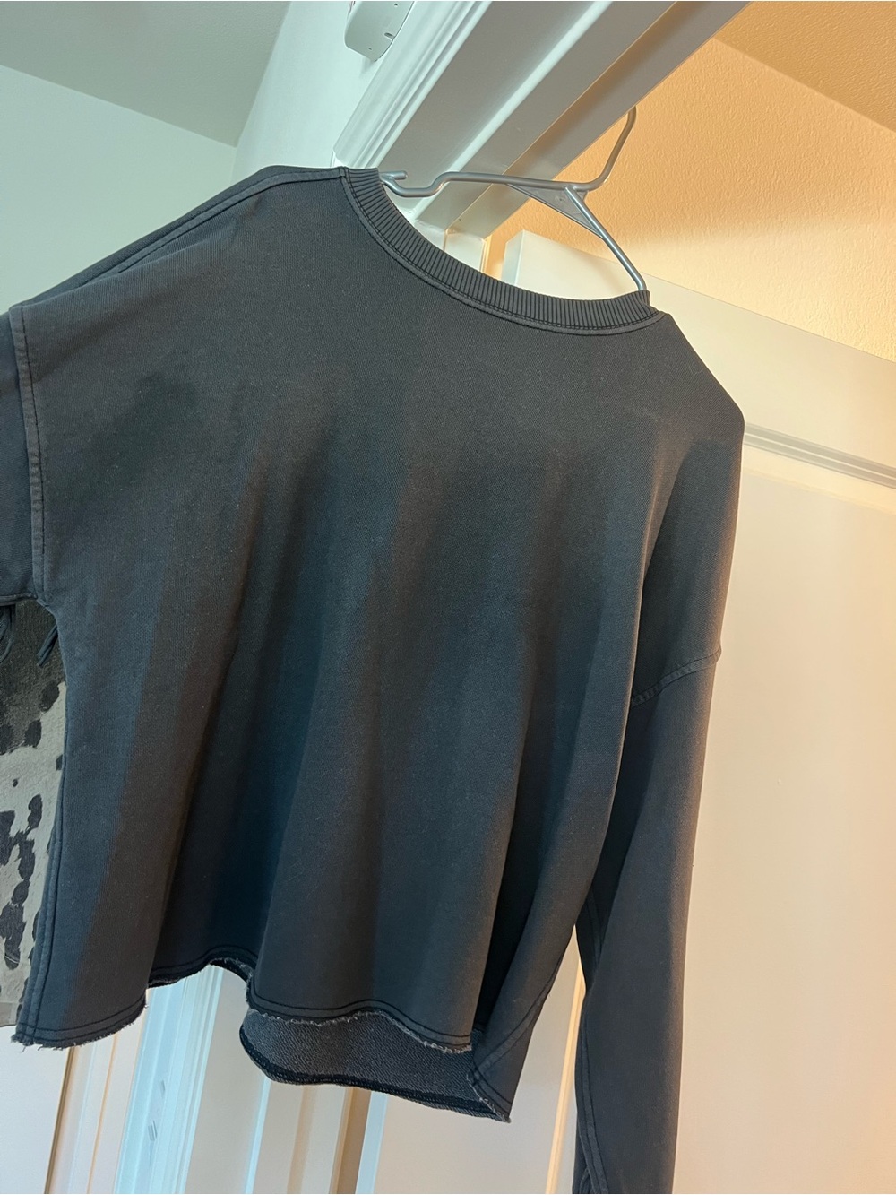 Black Women's Grey Fringed Crewneck Pullover